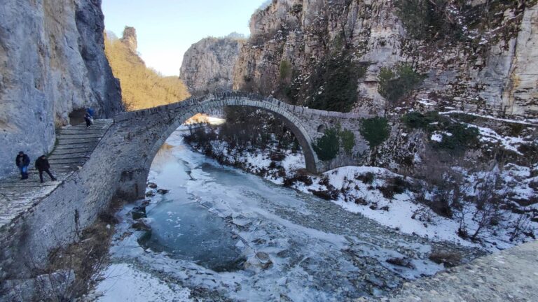 Παγωμένο τοπίο τα χωριά του Ζαγορίου (video- photos)