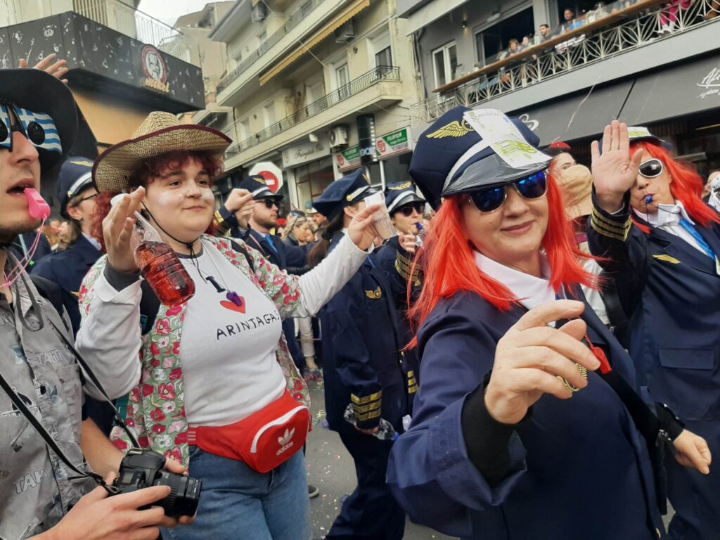 Ξέφρενο γλέντι με σάτιρα στην Κοζάνη (video- photos)