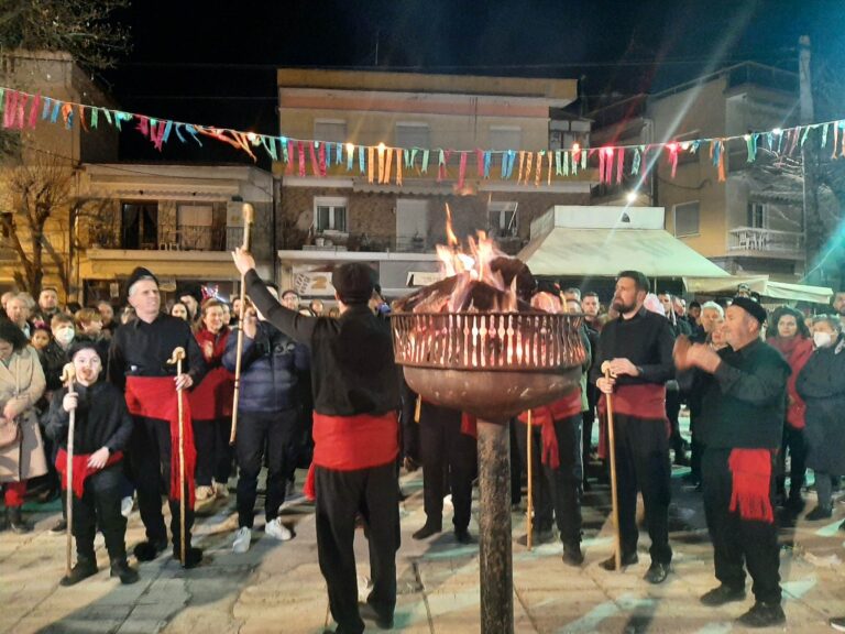 Ξέφρενο γλέντι με σάτιρα στην Κοζάνη (video- photos)