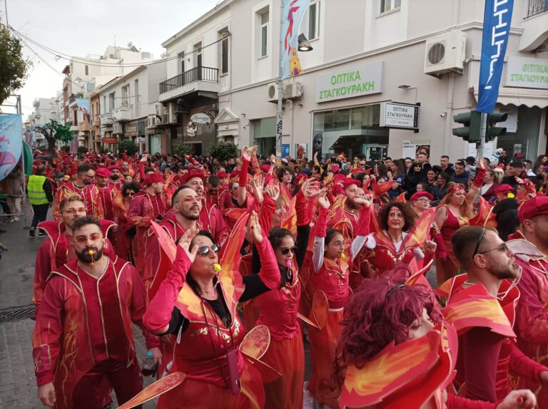 Ξεπέρασε κάθε προηγούμενο η συμμετοχή στο Καρναβάλι του Ρεθύμνου (photos)