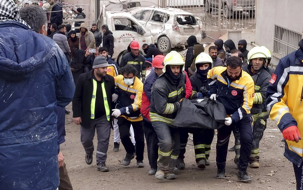 Ιταλικά ΜΜΕ για σεισμό στην Τουρκία: Μετακινήθηκε τεκτονική πλάκα 3 μέτρα σε μήκος 150 χιλιομέτρων
