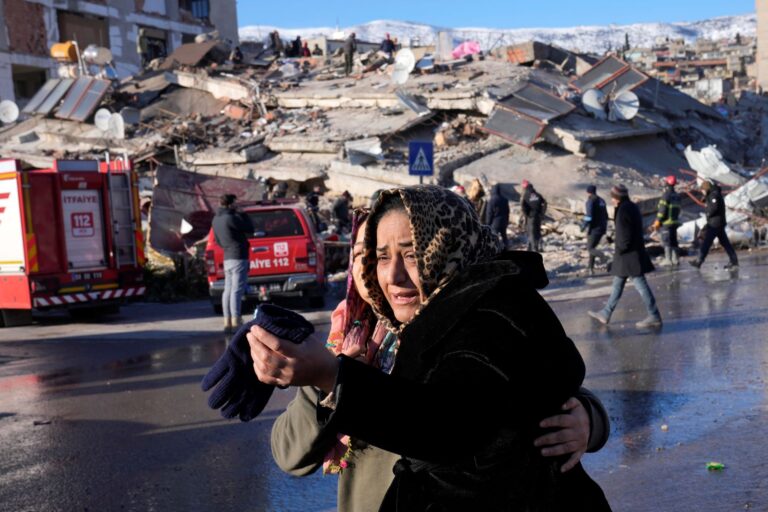 Λέκκας για σεισμό στην Τουρκία: Δεν θα εκπλαγώ αν οι νεκροί φτάσουν τις 50.000 – Πάνω από 20 χρόνια για να επανέλθει η περιοχή (video)