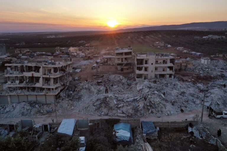 Οδοιπορικό της ΕΡΤ στο επίκεντρο του σεισμού στην Τουρκία: Οσμή θανάτου – Χωριά στο έλεος της καταστροφής