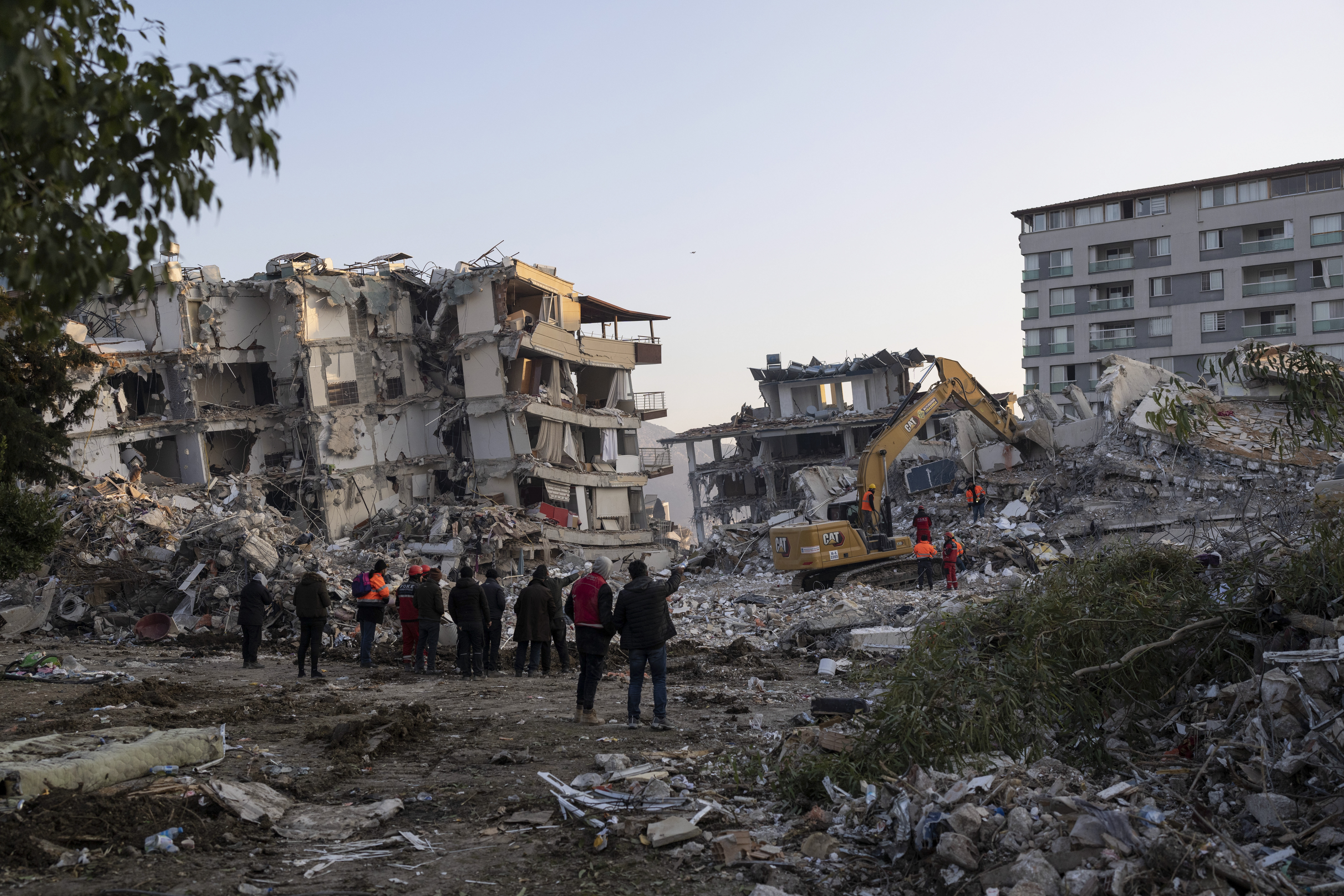 Σεισμός σε Τουρκία & Συρία: «Θαύματα» στα ερείπια – Οδοιπορικό της ΕΡΤ στα Άδανα