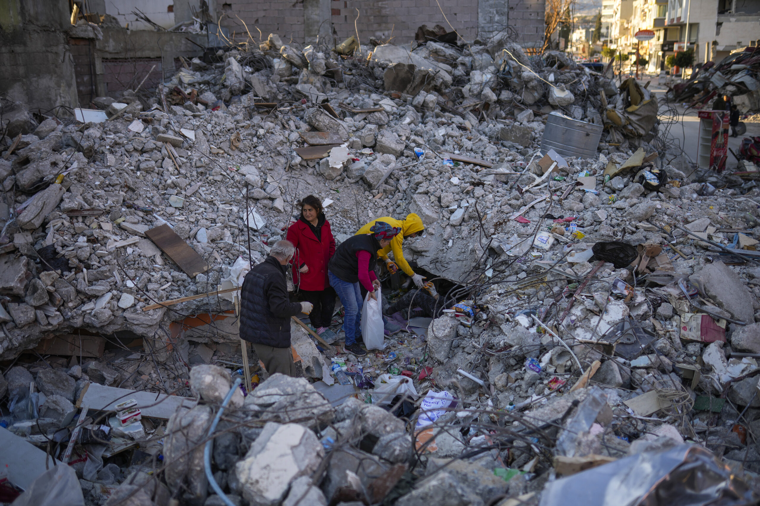 Σεισμός στην Τουρκία: 12χρονο αγόρι ανασύρθηκε ζωντανό από τα ερείπια 260 ώρες μετά