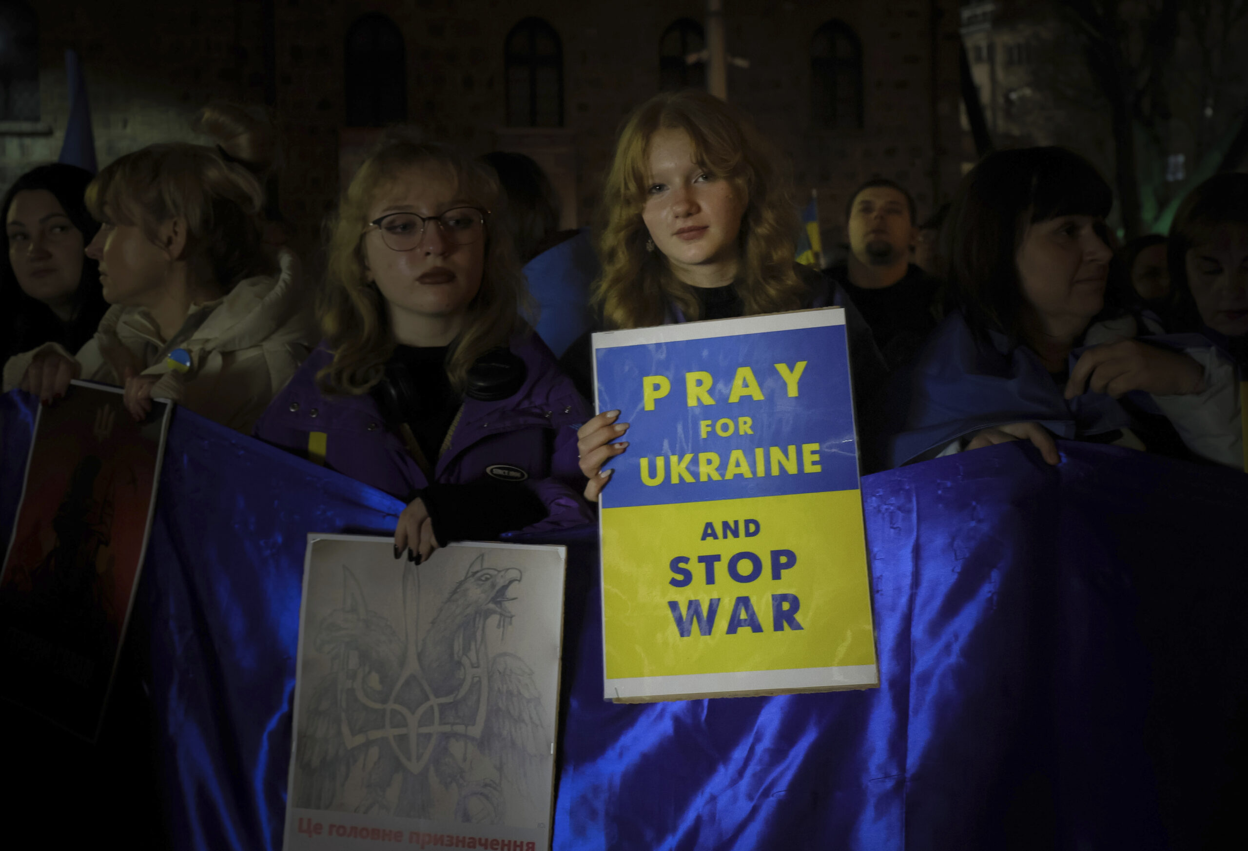 Διαδήλωση στο Παρίσι προς τιμή της αντίστασης του ουκρανικού λαού