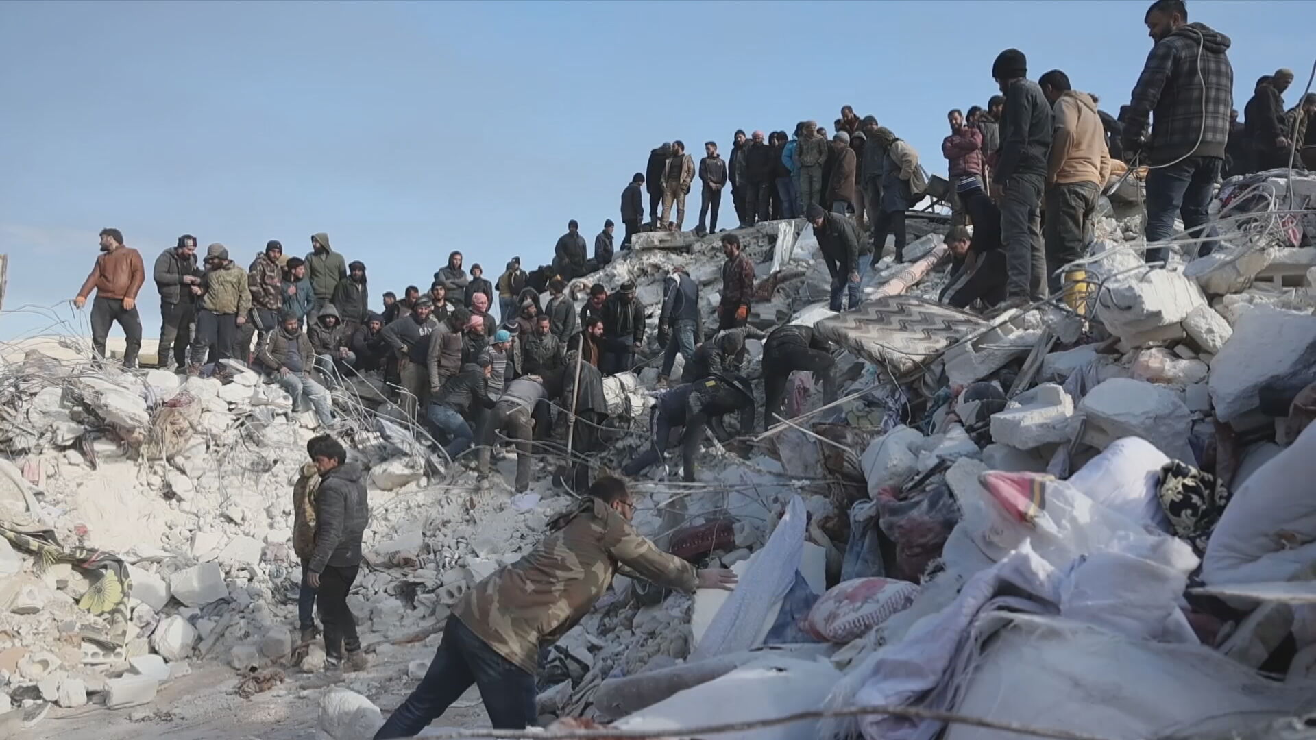 Η ΕΡΤ στην σεισμόπληκτη Τουρκία: Οδοιπορικό στα χαλάσματα σε Γκαζιαντέπ & Άδανα (video)