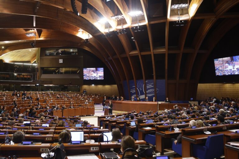 Ε.Ε-Σύνοδος Κορυφής: Το προσχέδιο συμπερασμάτων καταδικάζει τη Ρωσία και την εργαλειοποίηση των μεταναστών