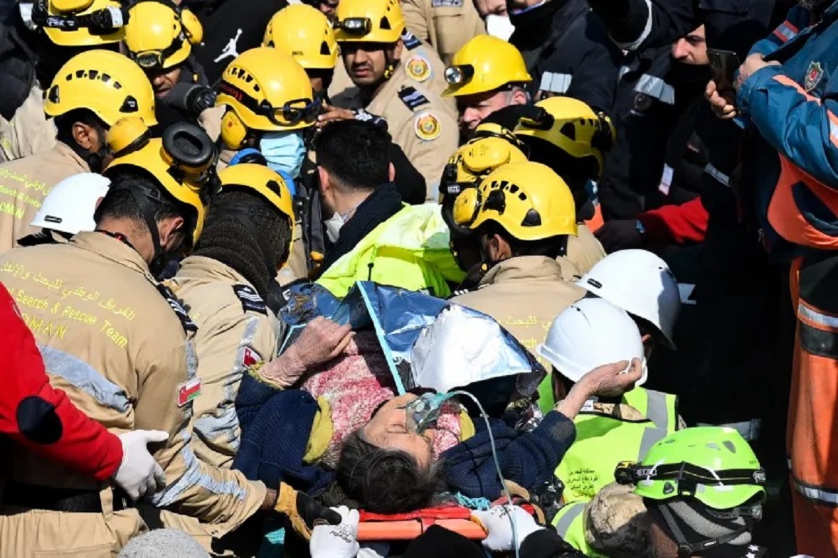 Τουρκία: 182 ώρες από το σεισμό διασώθηκε 13χρονος – Μετασεισμός τρομοκρατεί διασώστες