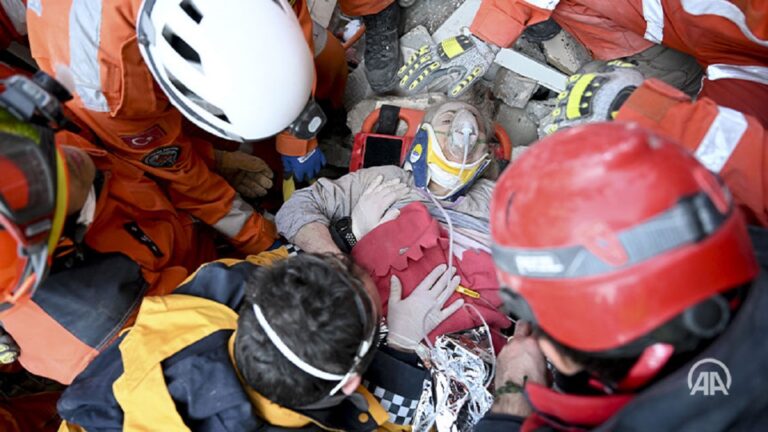 Τουρκία: Ύστατες ελπίδες για εγκλωβισμένους αλλά «τα θαύματα» συνεχίζονται