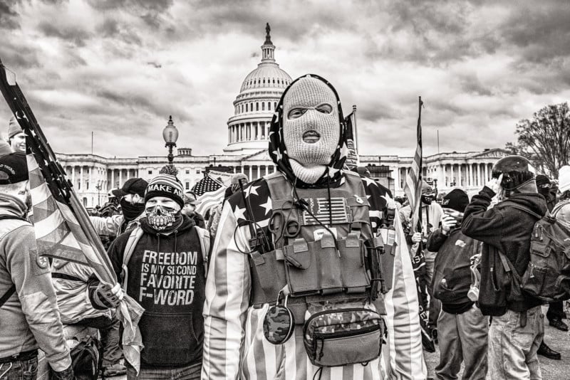 ΗΠΑ: Φωτορεπόρτερ δημοσιεύει σοκαριστικό υλικό από την εισβολή στο Καπιτώλιο