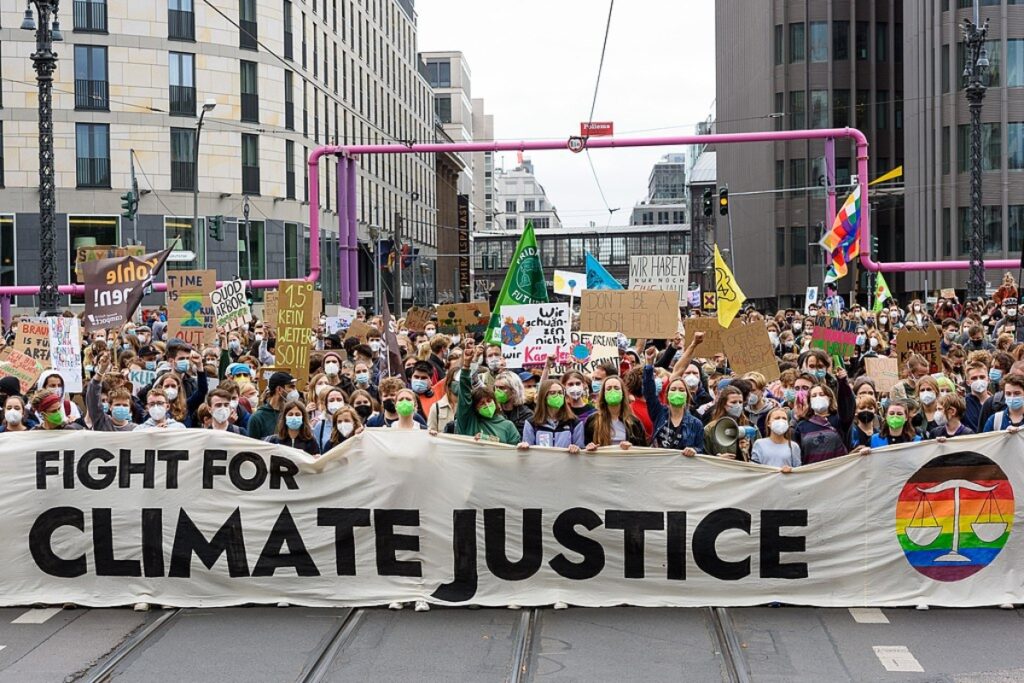 Διευθυντές της Shell μηνύθηκαν για «ελαττωματική» στρατηγική για το Κλίμα