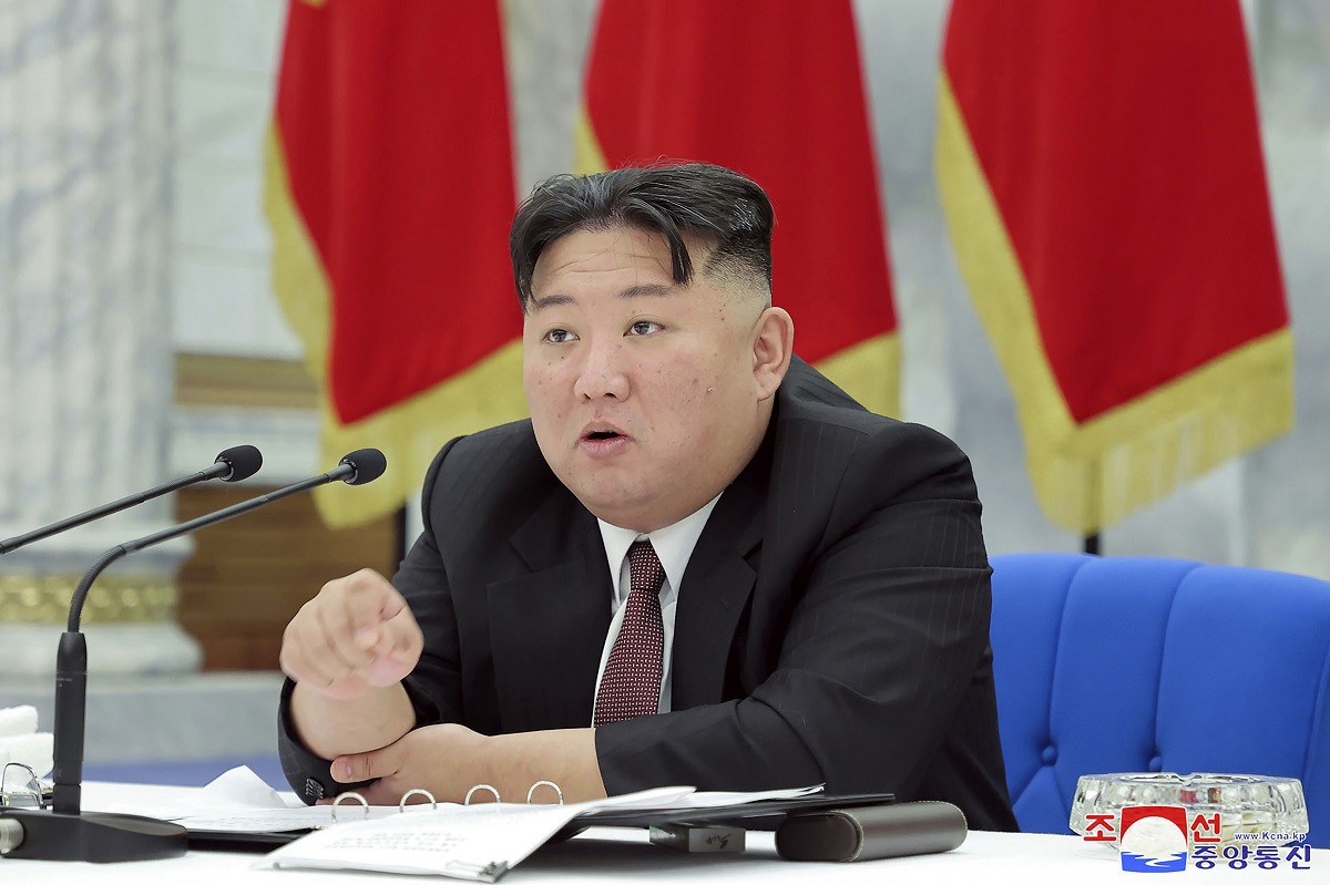 Βόρεια Κορέα: Ενίσχυση της «πολεμικής ετοιμότητας» ζητάει ο Κιμ Γιονγκ Ουν από τους στρατηγούς του