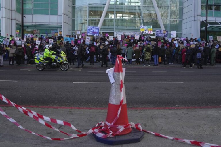 Απεργιακό κύμα στη Βρετανία – Μισό εκατ. εργαζόμενοι εκτιμάται ότι θα απέχουν από την εργασία τους