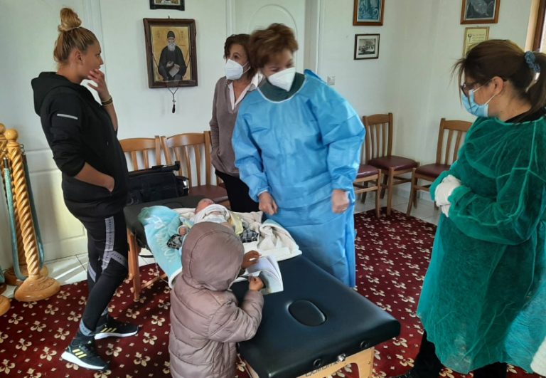 Καλαμάτα: Παιδιατρικός εμβολιασμός Ρομά