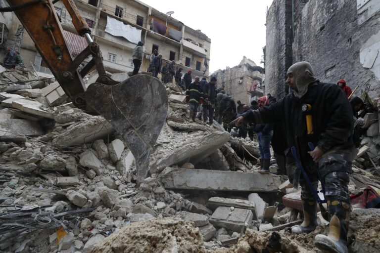 Συρία: Δεν φτάνει η ανθρωπιστική βοήθεια στους πληγέντες του σεισμού λόγω κλειστών συνόρων
