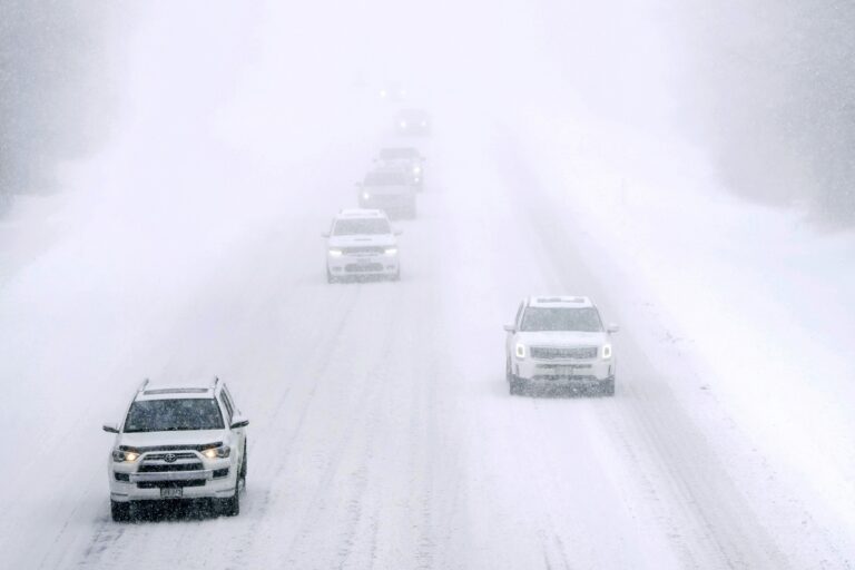 ΗΠΑ: Χιονοθύελλα απειλεί μεγάλο μέρος της βόρειας χώρας-Εκτεταμένες διακοπές ηλεκτροδότησης  