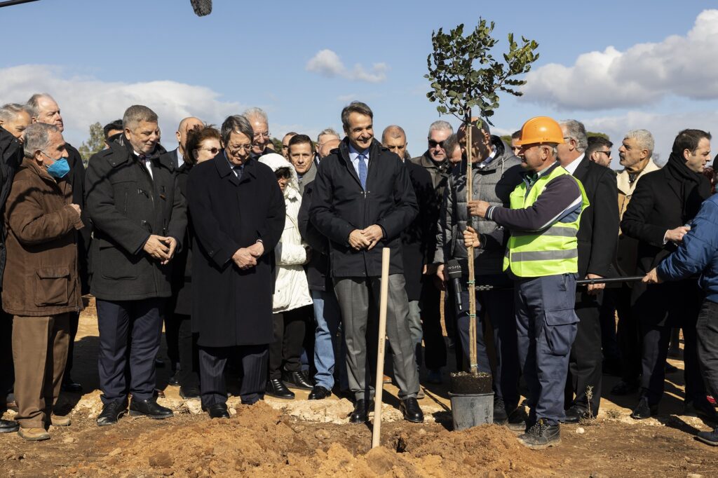 Επίσκεψη Κ. Μητσοτάκη – Ν. Αναστασιάδη στο Μάτι ― Προσφορά 2,5 εκατ. ευρώ για την πολεμική αεροπορία από την Κύπρο