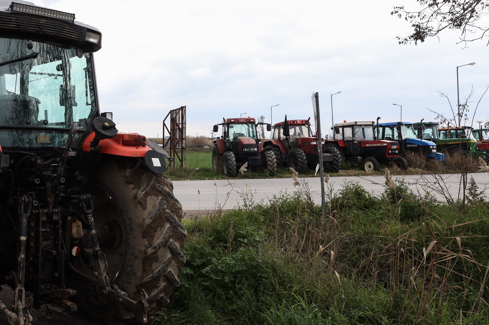 Βγάζουν τα τρακτέρ στον κόμβο Πλατυκάμπου οι πλημμυροπαθείς αγρότες την ερχόμενη Τετάρτη