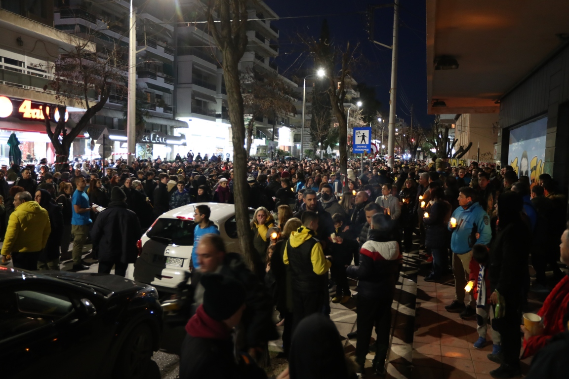 Θεσσαλονίκη: Πλήθος κόσμου στη σιωπηρή πορεία στη μνήμη του Άλκη Καμπανού