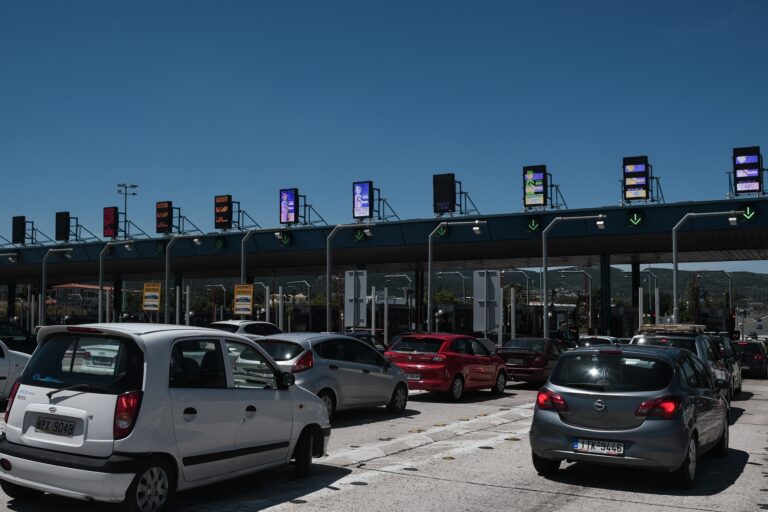 Άρχισε η έξοδος των εκδρομέων του τριημέρου της Καθαράς Δευτέρας: Αυξημένη κίνηση σε ΚΤΕΛ και λιμάνια – Σε ισχύ τα μέτρα της τροχαίας
