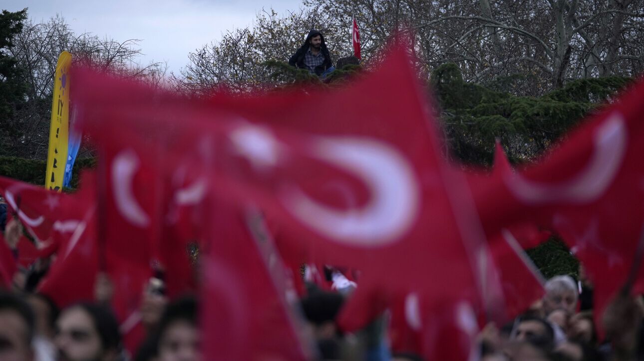 Τουρκία: Σενάρια αναβολής των εκλογών στον απόηχο των σεισμών
