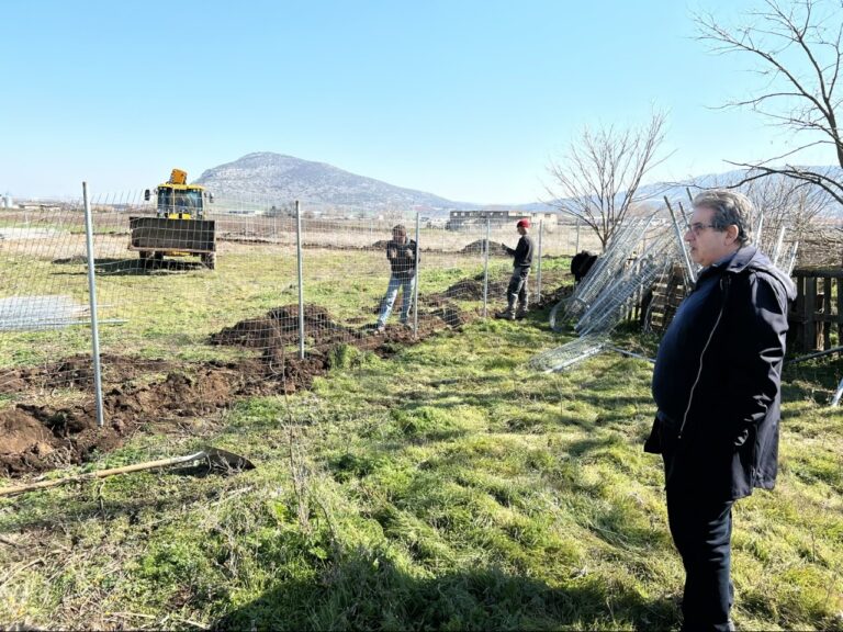 Στις εργασίες κατασκευής νέου κυνοκομείου ο δήμαρχος Φαρσάλων