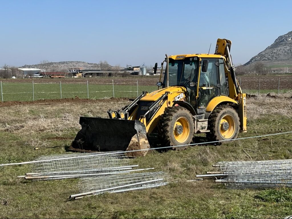Στις εργασίες κατασκευής νέου κυνοκομείου ο δήμαρχος Φαρσάλων