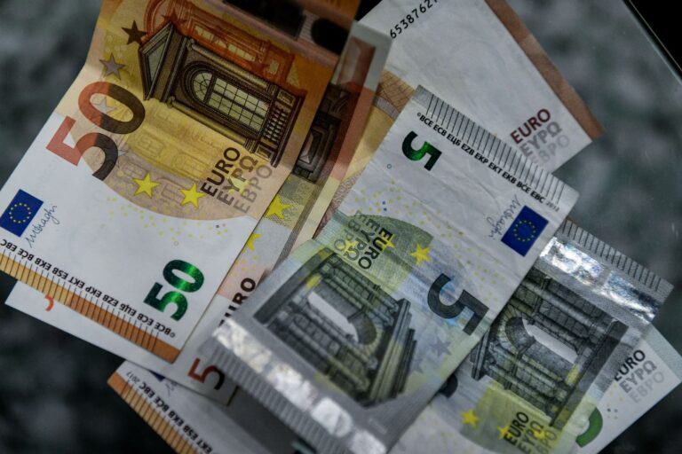Πειθαρχικός έλεγχος για λάθη σε αυξημένες πληρωμές 572.000 συντάξεων Μαρτίου – Δόθηκαν επιπλέον 15,5 εκατ. ευρώ