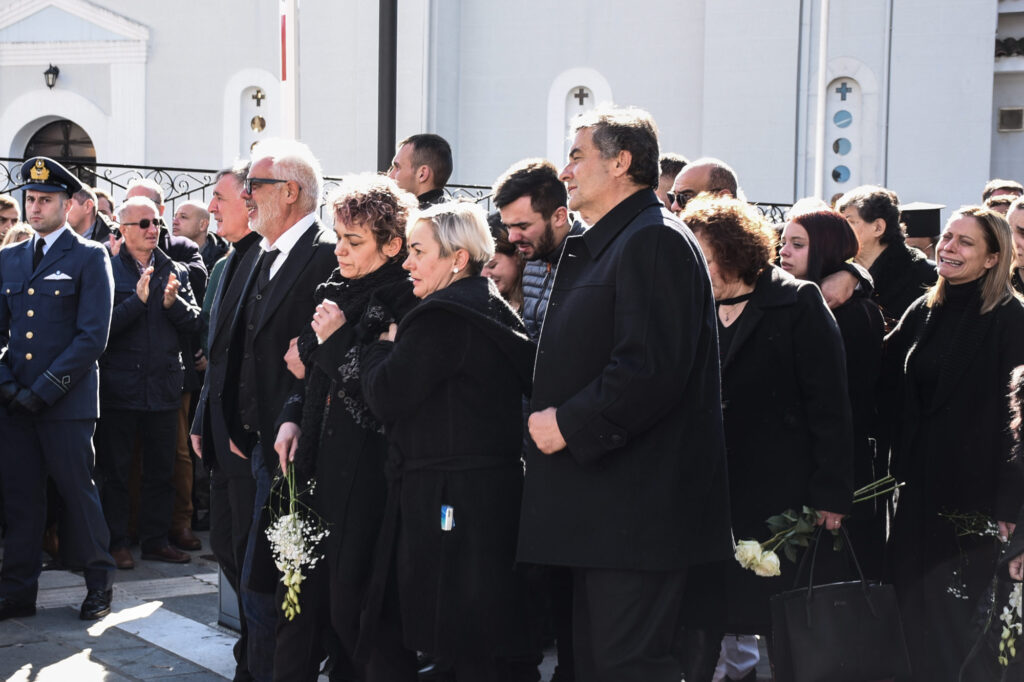 Ύστατο χαίρε στον υποσμηναγό Τουρούτσικα, παρουσία ΠτΔ και πολιτικής ηγεσίας: «Αθάνατος»