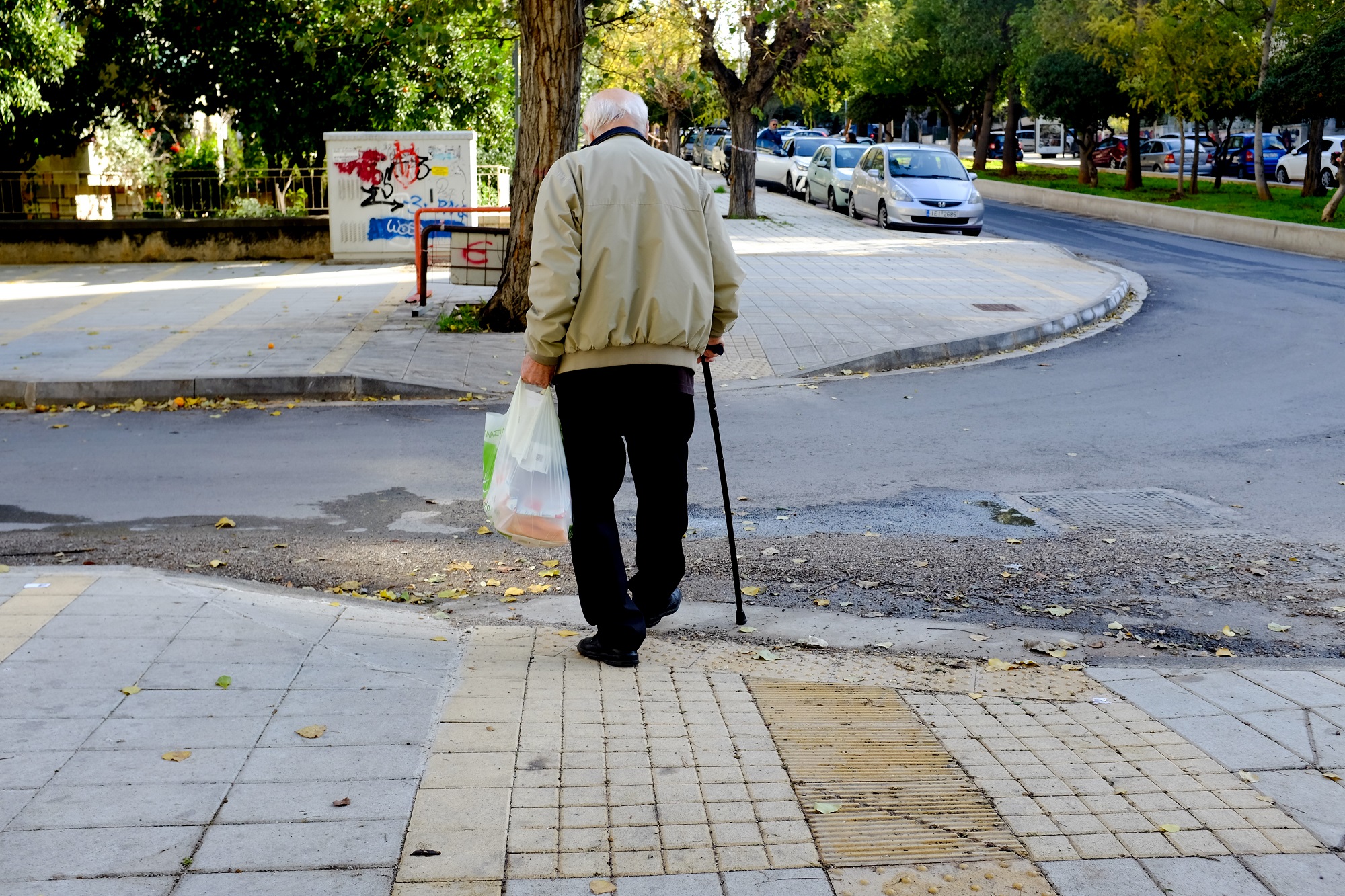 Συνταξιούχοι – Έκτακτο επίδομα: Ποιοι και πότε θα το πάρουν – Δείτε παραδείγματα