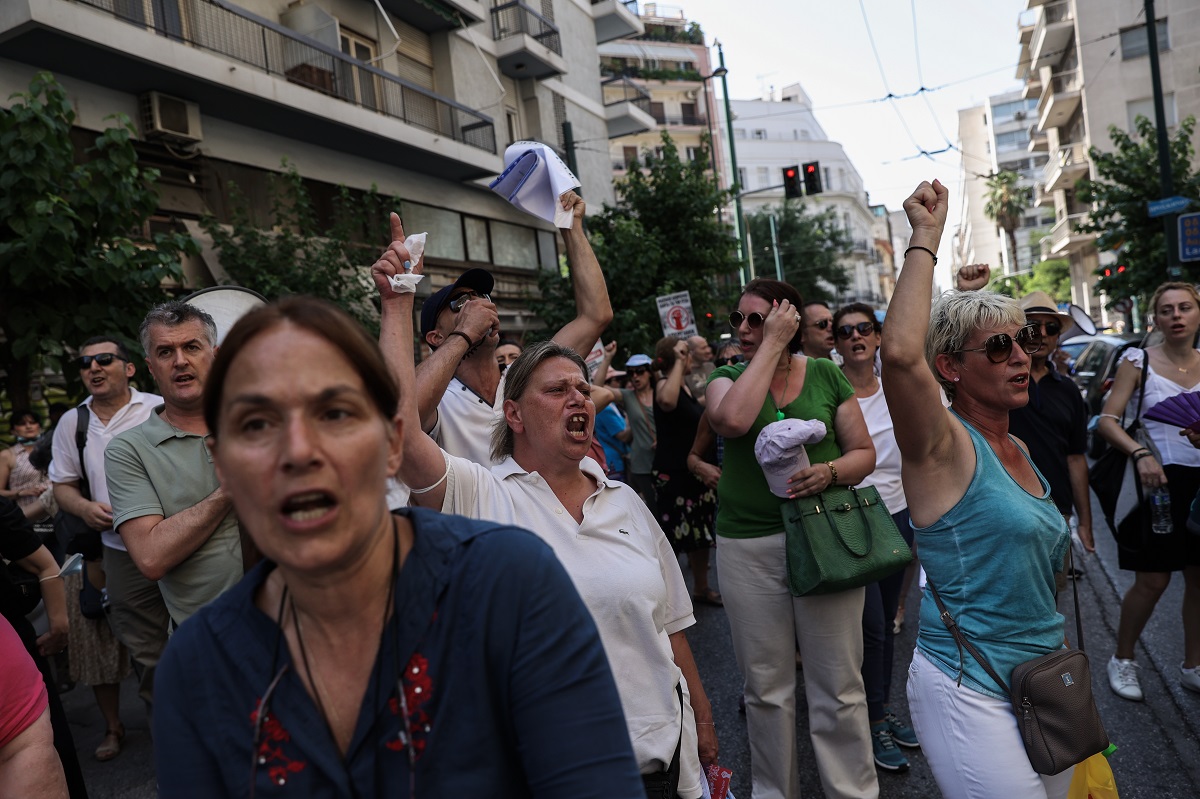 ΣΥΓΚΕΝΤΡΩΣΗ ΚΑΙ ΠΟΡΕΙΑ ΔΙΑΜΑΡΤΥΡΙΑΣ ΤΗΣ ΠΟΕΔΗΝ(ΒΑΣΙΛΗΣ ΡΕΜΠΑΠΗΣ/EUROKINISSI)