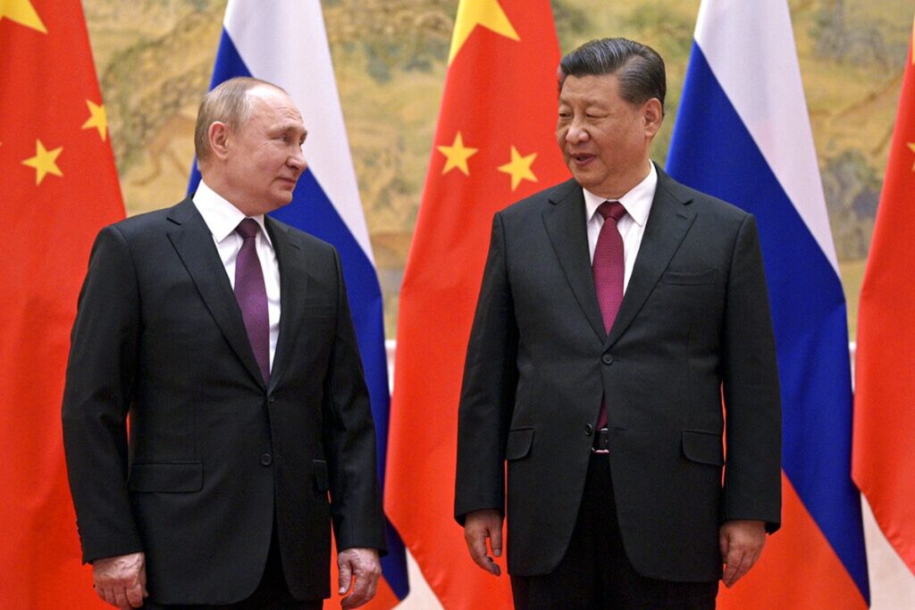 «Οι Κινέζοι είναι οι μόνοι κερδισμένοι από την κόντρα Ρωσίας – Δύσης» – Τι λέει διεθνολόγος