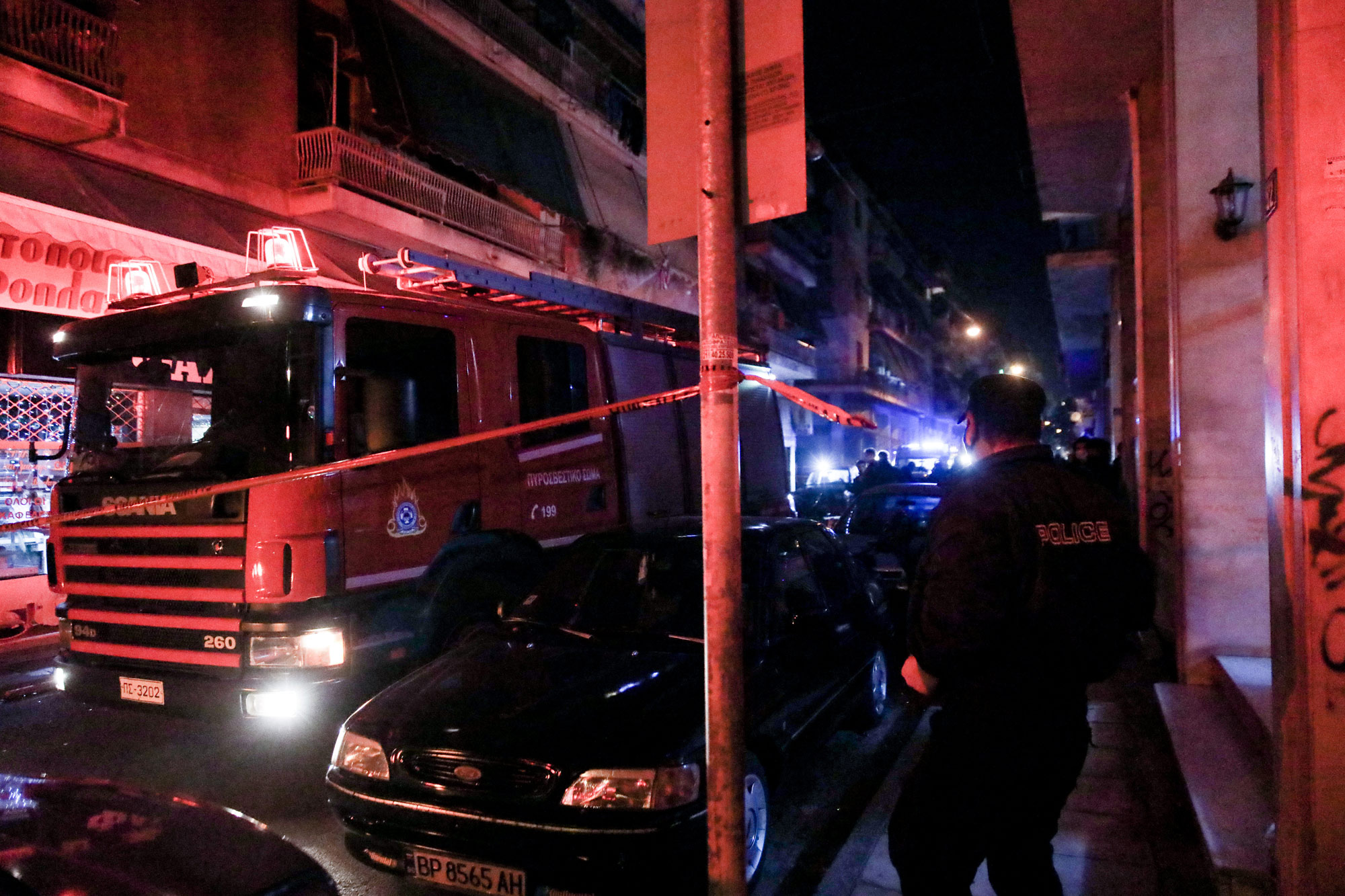 Έκρηξη εμπρηστικού μηχανισμού σε είσοδο πολυκατοικίας στο κέντρο της Αθήνας