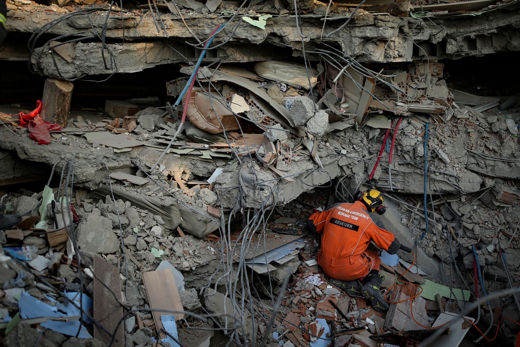 Σεισμός στην Τουρκία: Άνδρας ανασύρθηκε ζωντανός από τα συντρίμμια έπειτα από 149 ώρες