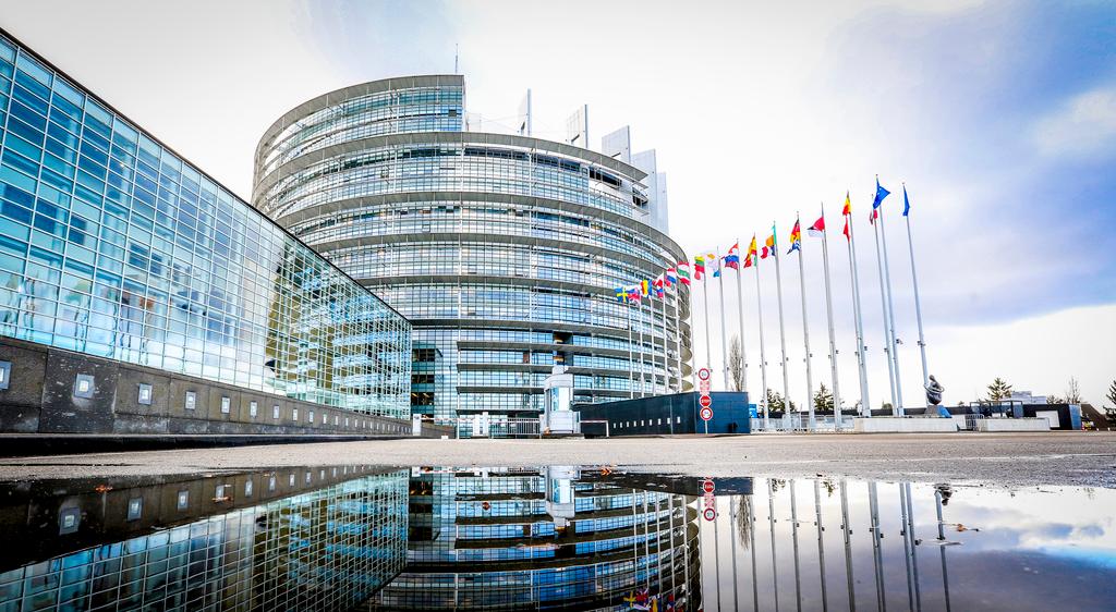 Αυστηρότερους κανόνες για την πολιτική διαφήμιση αξιώνει το Ευρωπαϊκό Κοινοβούλιο