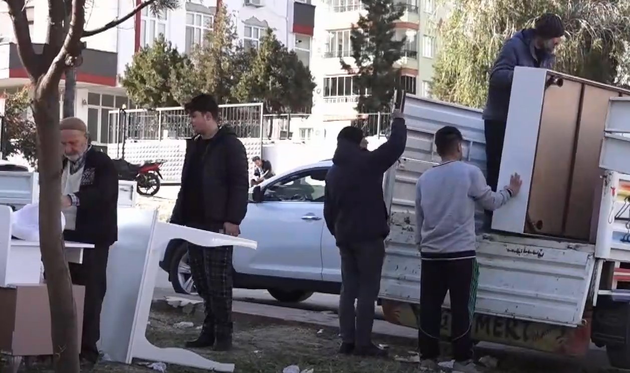 Χιλιάδες οικοδομές θα κατεδαφιστούν στην Τουρκία-Οι κάτοικοι μαζεύουν ό,τι μπορούν