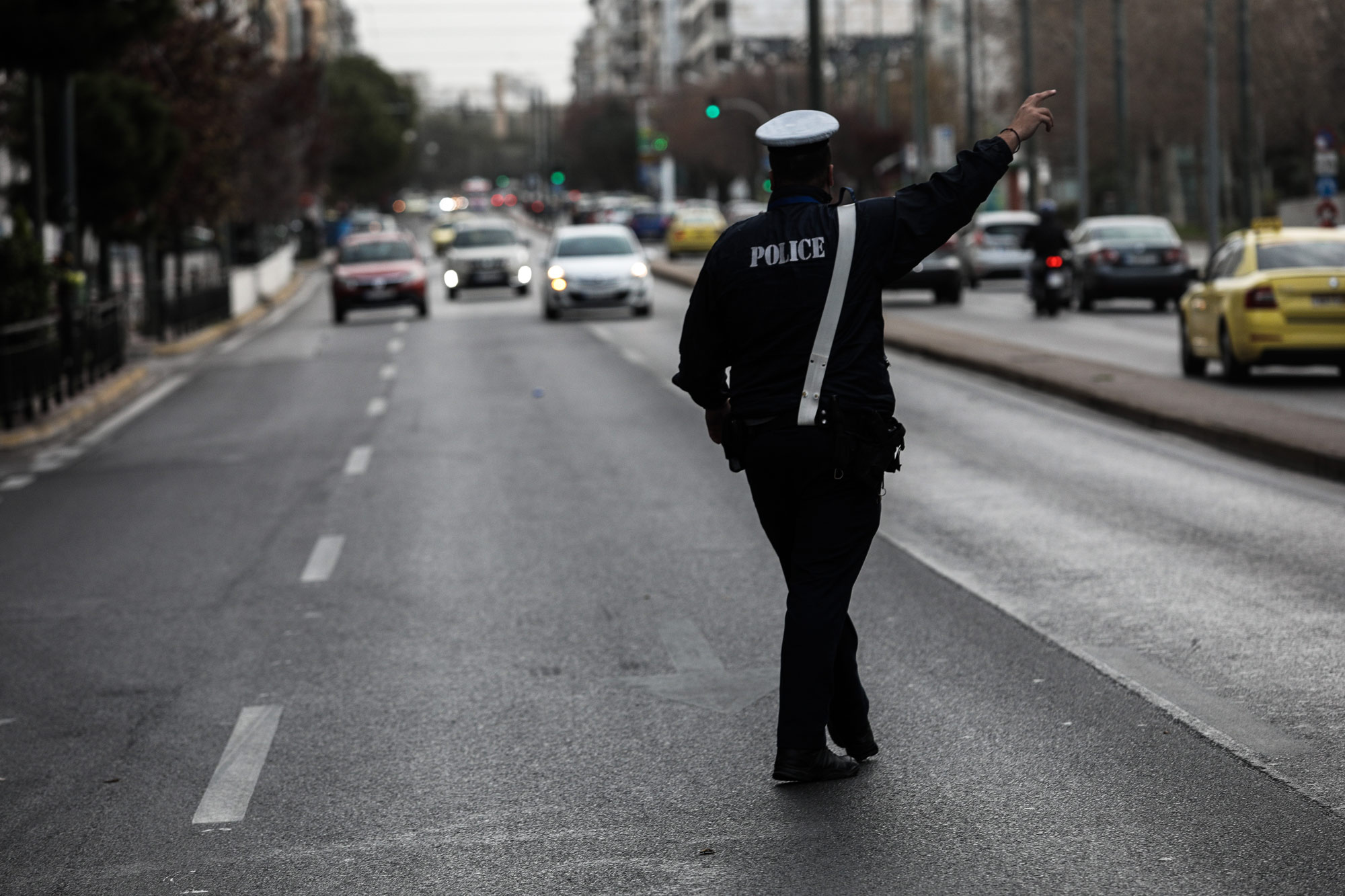 Σύγκρουση τριών οχημάτων στη Λ. Ποσειδώνος – Μεγάλη κυκλοφοριακή συμφόρηση