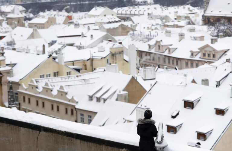 Τσεχία – Σλοβακία: Σφοδρή χιονοθύελλα άφησε χωρίς ρεύμα χιλιάδες νοικοκυριά