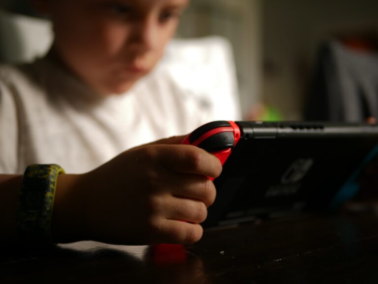 Πέντε δεξιότητες που μπορούν να αποκτήσουν τα παιδιά παίζοντας βιντεοπαιχνίδια