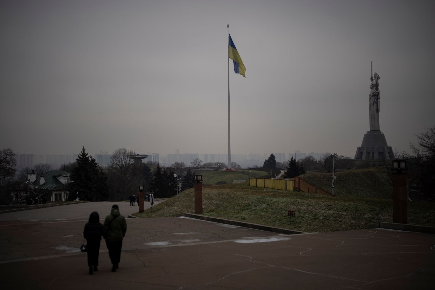 Ουκρανία: «Ο πόλεμος μάς έφερε κοντά» – Το ζευγάρι που παντρεύτηκε ανήμερα του Αγίου Βαλεντίνου