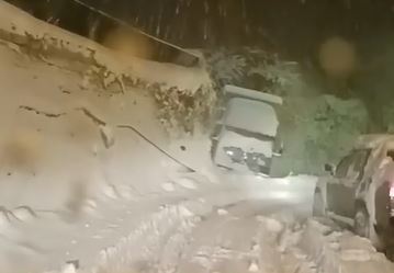 Αμείωτη η ένταση της χιονόπτωσης στο Ανατολικό και Νότιο Πήλιο- Χωρίς ηλεκτρικό πολλά χωριά (βίντεο)