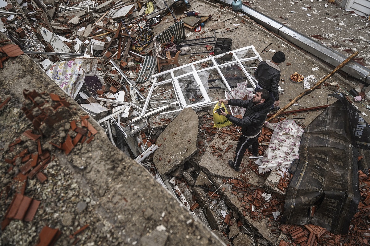 Σεισμός: Δύσκολη νύχτα για Τουρκία και Συρία – Χιλιάδες τα θύματα
