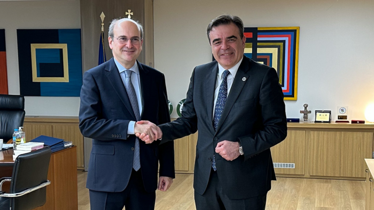 Διπλή στήριξη από την Ευρωπαϊκή Ένωση για τις δεξιότητες ανέργων και εργαζομένων