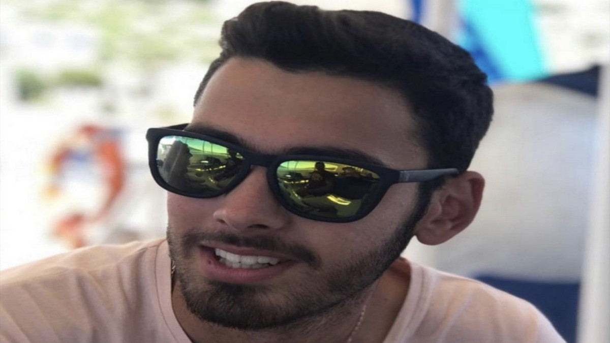 Ο φοιτητής από τους Λειψούς που επέζησε στο μοιραίο τρένο: Βρήκα ζωντανό ένα μωρό κάτω από το κάθισμά μου (ηχητικό)