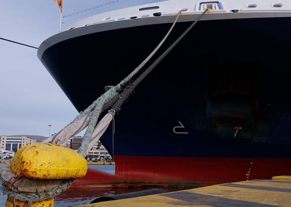 Προσάραξη φορτηγού πλοίου στη Λάρυμνα