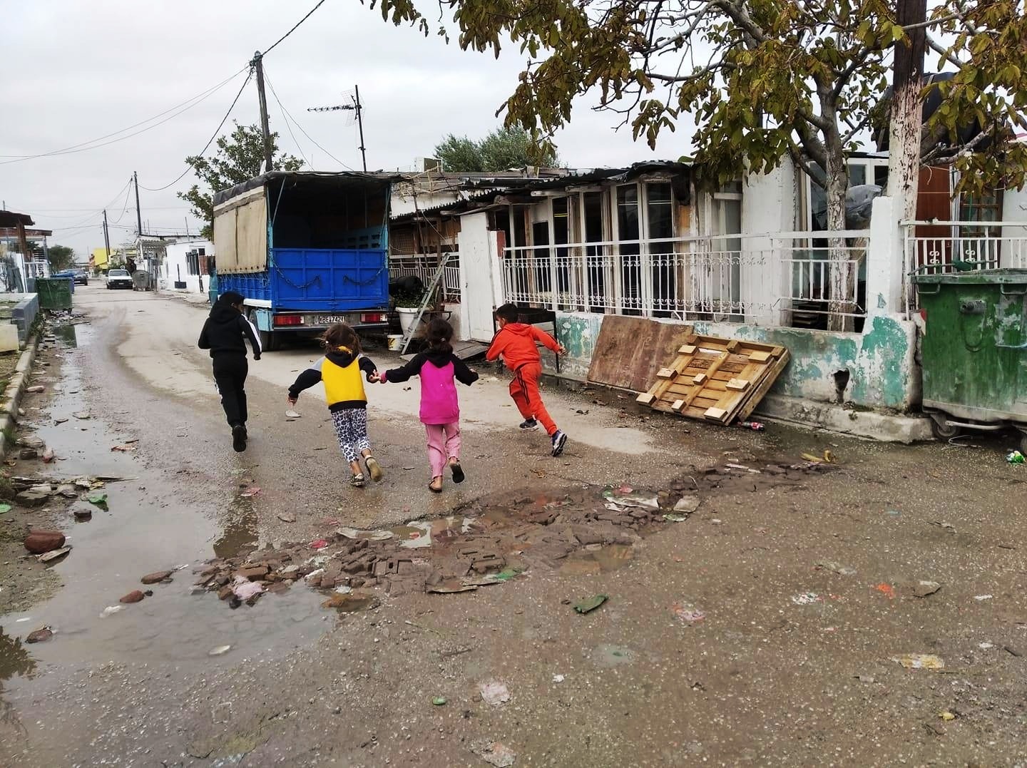 Θεσσαλονίκη: Αστυνομική επιχείρηση σε οικισμό Ρομά στα Διαβατά