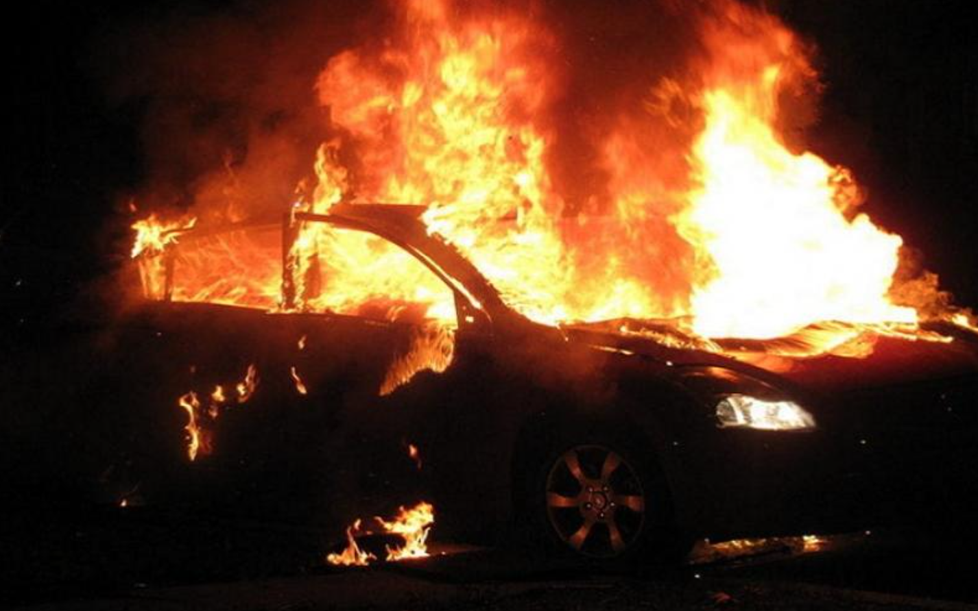Θεσσαλονίκη: Φωτιά σε σταθμευμένο αυτοκίνητο στη Σταυρούπολη