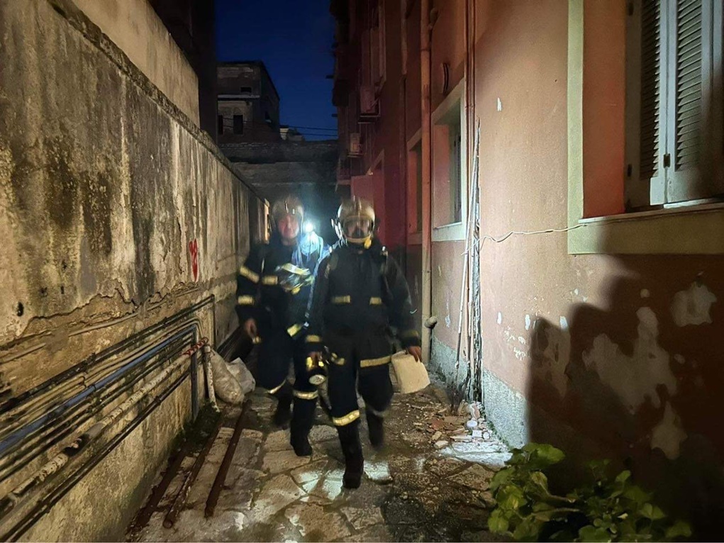 Κέρκυρα: Φωτιά σε σπίτι στην περιοχή τένις –  Πρόλαβε η Πυροσβεστική και έσωσε την ηλικιωμένη ένοικο