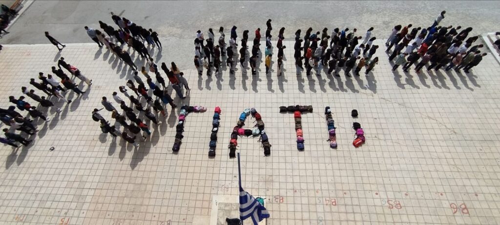 «Για τα παιδιά στα Τέμπη»: Κινητοποίηση μαθητών το πρωί και σιωπηρή διαμαρτυρία το απόγευμα – Δράσεις σε πόλεις της χώρας